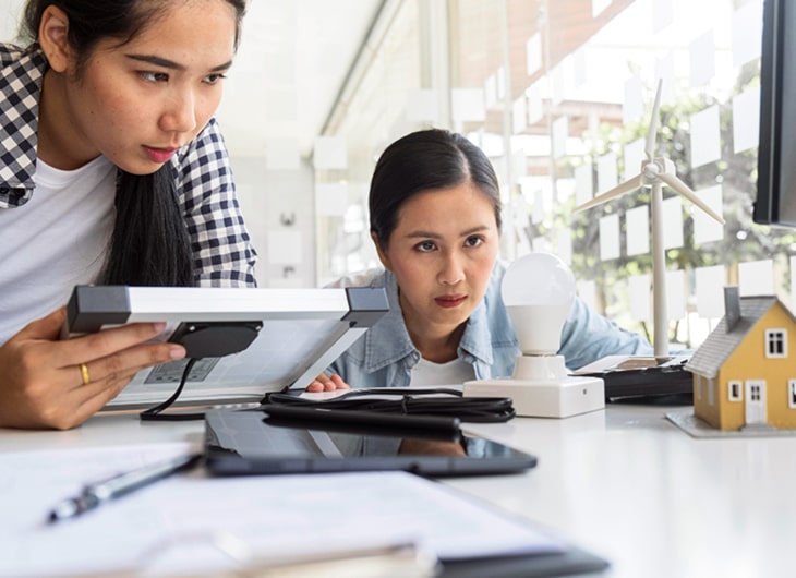 Kenapa Bisnis Butuh Software House? Ini Alasannya!