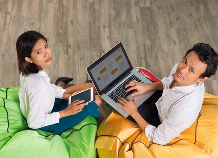 Perbedaan Software House dan Freelancer: Mana yang Tepat untuk Proyek Anda?